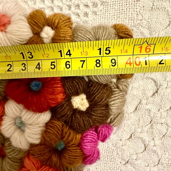 J.P. & MATTIE Multi Color Crotchet / Yarn Flower Purse New - Picture 11 of 13